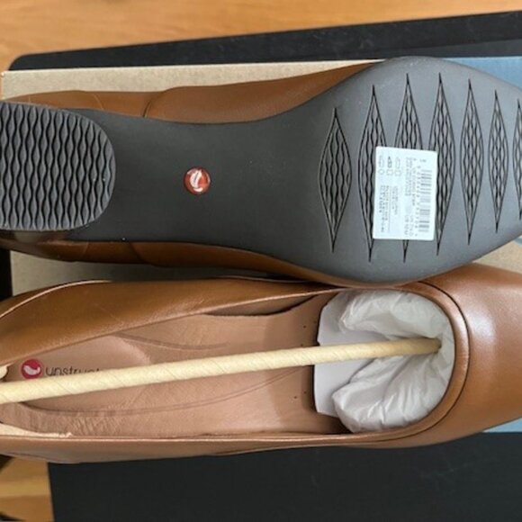 Un Cosmo Step Dark Tan Leather 10M original box - Picture 2 of 4